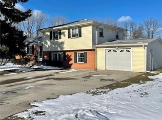 98 Timrod Dr, Rochester, NY 14617