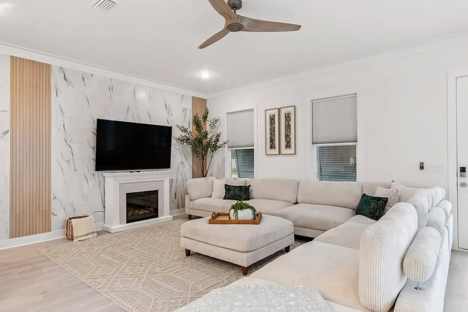 4 bed, 3.0 bath, 3013 sqft, $3,603 — Photo 1