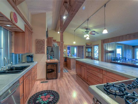5th image of 604 Sandy Harbor Dr