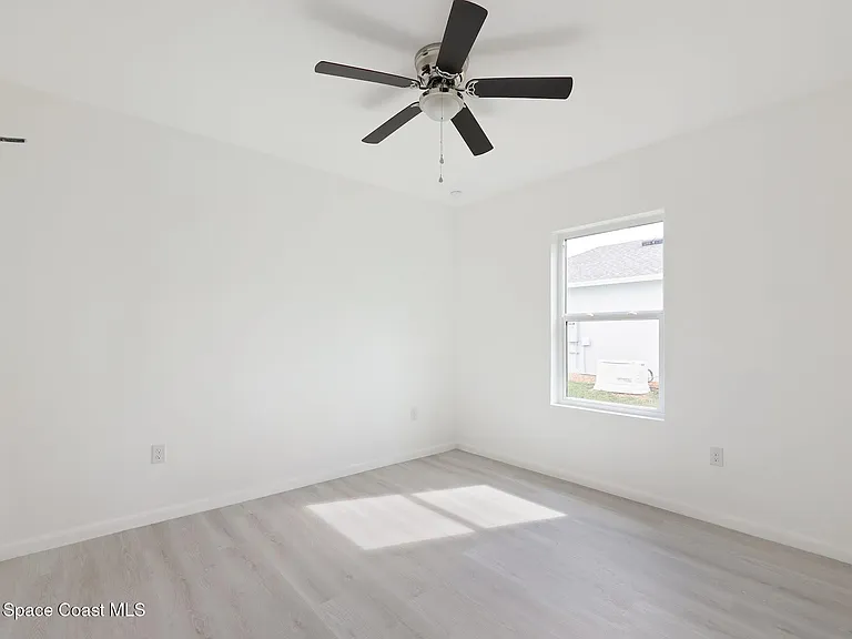 746 Harriet Ave — Photo 16