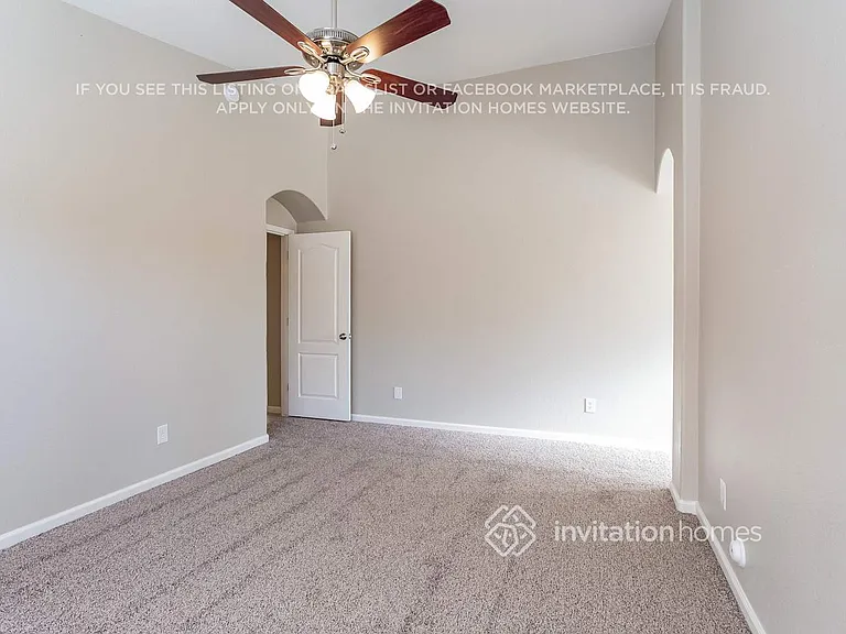 883 E Lovegrass Dr — Photo 9