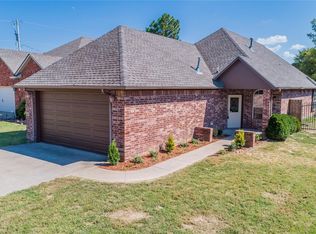 810 Cedar Ridge Dr, McAlester, OK 74501