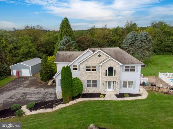 37 Clay Valley Rd, Fleetwood, PA 19522