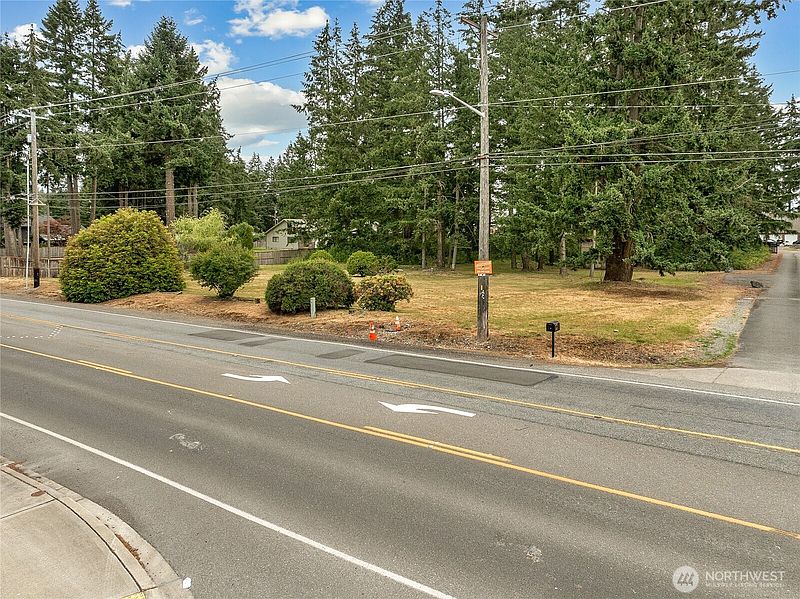 2nd image of 4705 208th Street E