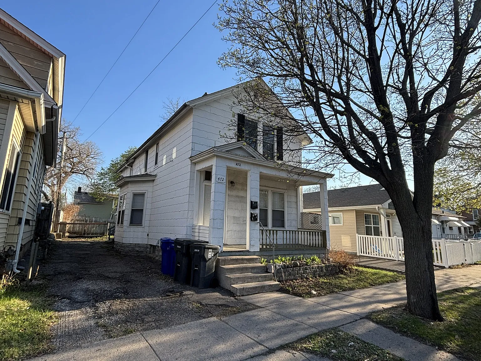 472 Case Ave — Photo 1