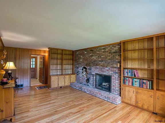 4th image of 6 Valleywood Dr