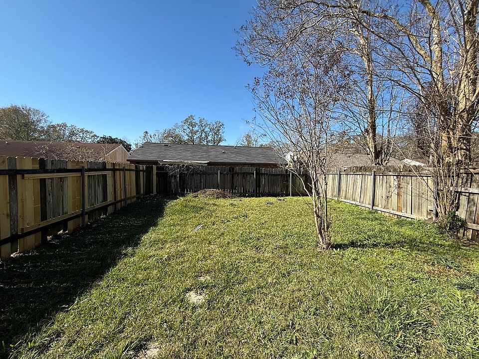 1st image of 109 Black Cir
