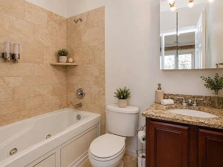 6150 N Ravenswood Ave #4 — Photo 13