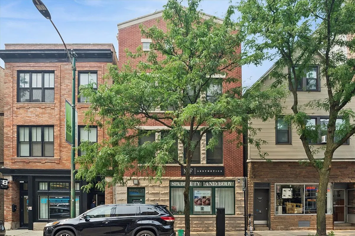 3 bed, $4,900 — Photo 1