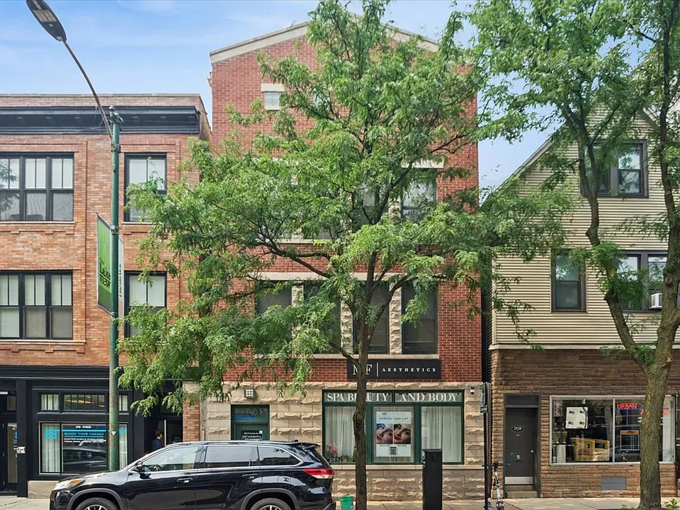 2926 N Lincoln Ave #3