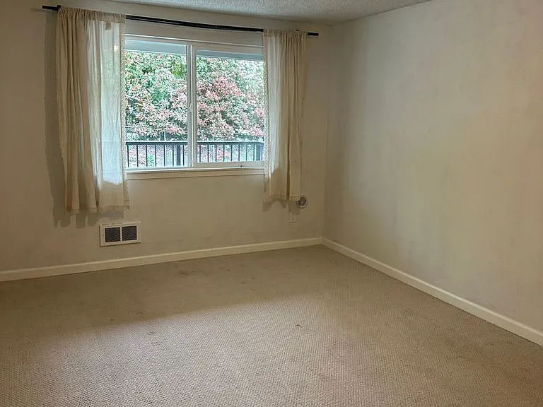 9416 1st Ave NE #218 — Photo 12