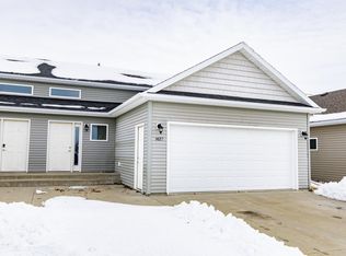 1420 Goldenwood Dr, West Fargo, ND 58078