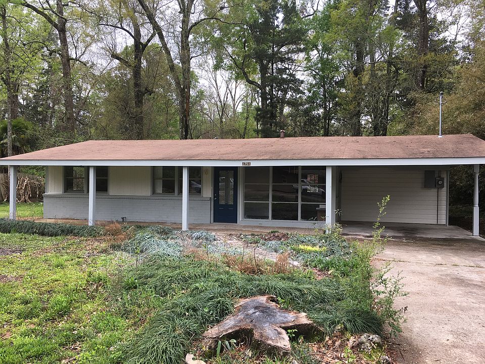 1st image of 1751 N Woodcrest Ave