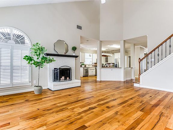 3rd image of 1527 Rivercrest Blvd