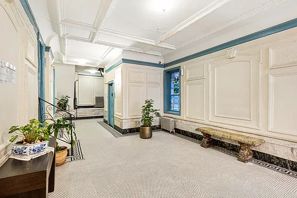 Rented by Compass | media 9