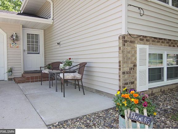 3rd image of 1428 Willow Ave