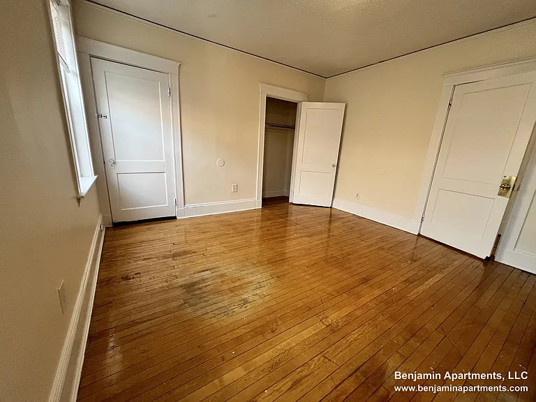 8 Barrows St #5 — Photo 14