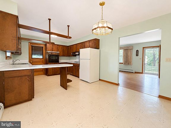 4th image of 13311 Flower St