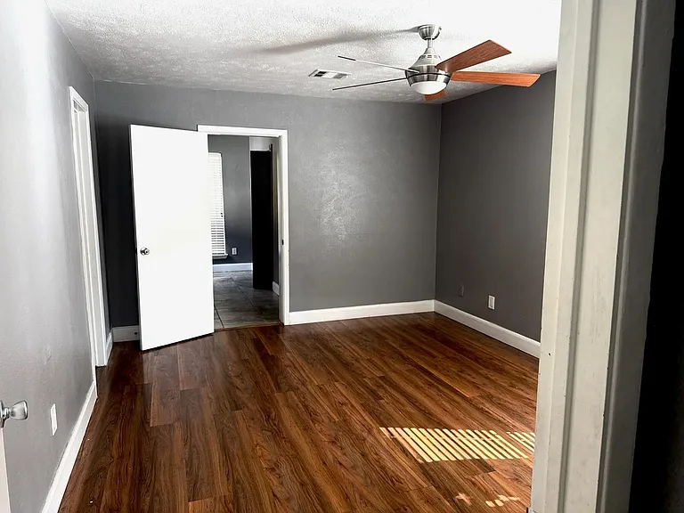 22726 Melham Ln — Photo 11