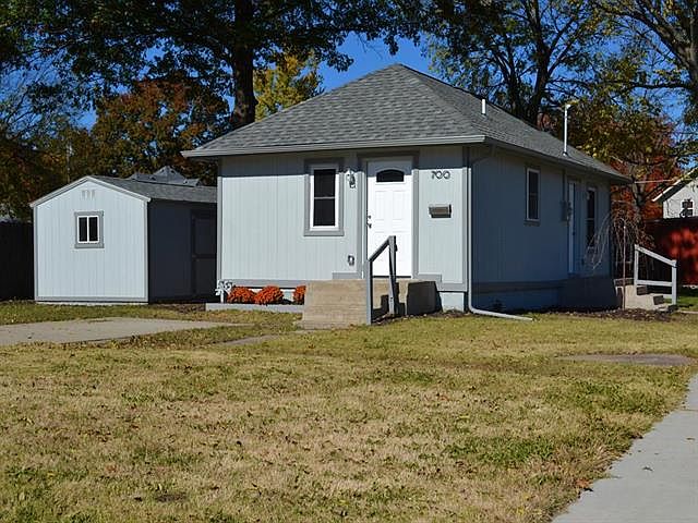1st image of 700 Brown Ave