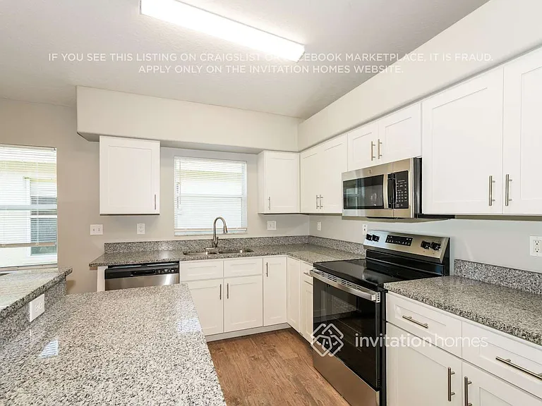 7413 Pulteney Dr — Photo 7
