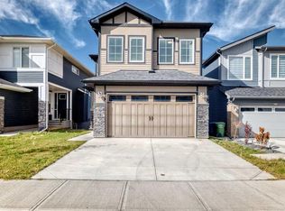 300 SE Carringvue Pl NW, Calgary, AB T3P 2A5