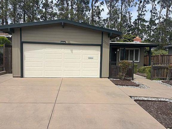 3rd image of 2330 Evergreen Dr