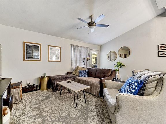 4th image of 4523 Avenue H #B