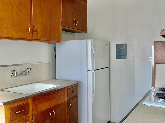 4th image of 1007 Willow St #156
