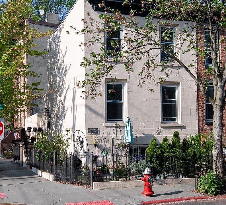 1st image of 304 5th St