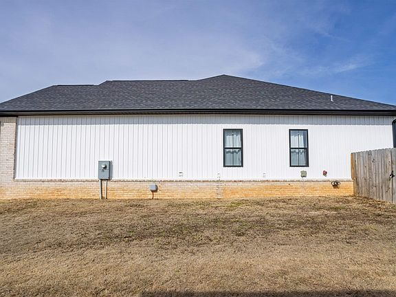 4th image of 120 Sarah Grace Dr