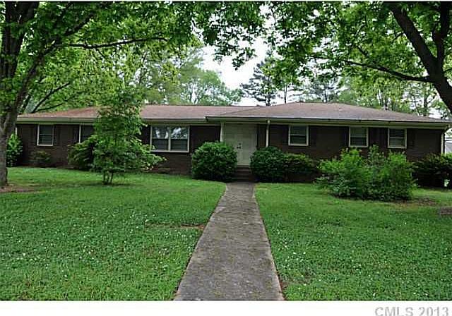 1st image of 8432 Amelia Dr