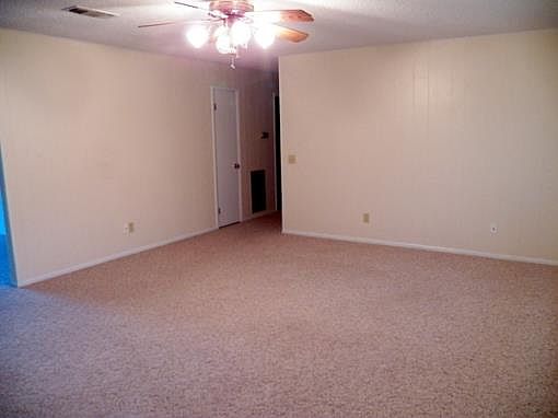 5th image of 304 Lakewood Dr
