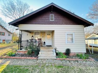 2318 N Shipp Ave, Newton, NC 28658