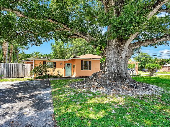 3rd image of 1645 NE 9th Avenue
