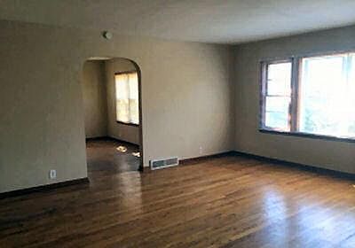 2nd image of 908 N Busey Ave