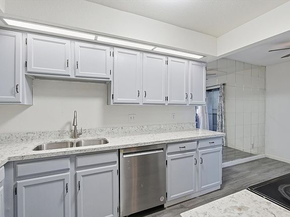 2nd image of 3102 E Clarendon Ave Unit 110