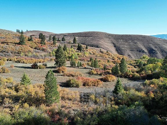 3rd image of 1700 Jackson Creek Rd