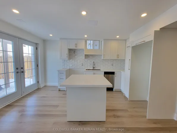 6 Frank Kelly Dr, East Gwillimbury, ON L9N 0V2