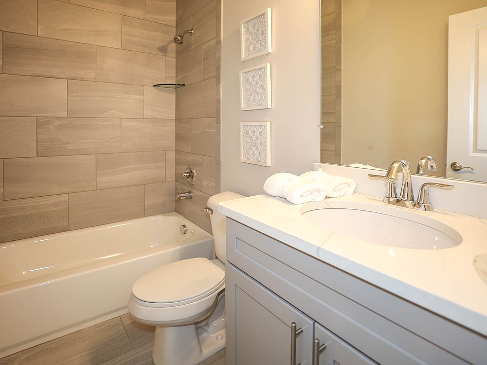 Arlington Split Level Plan, Enclaves of Woodbridge, Oxford, MI 48371