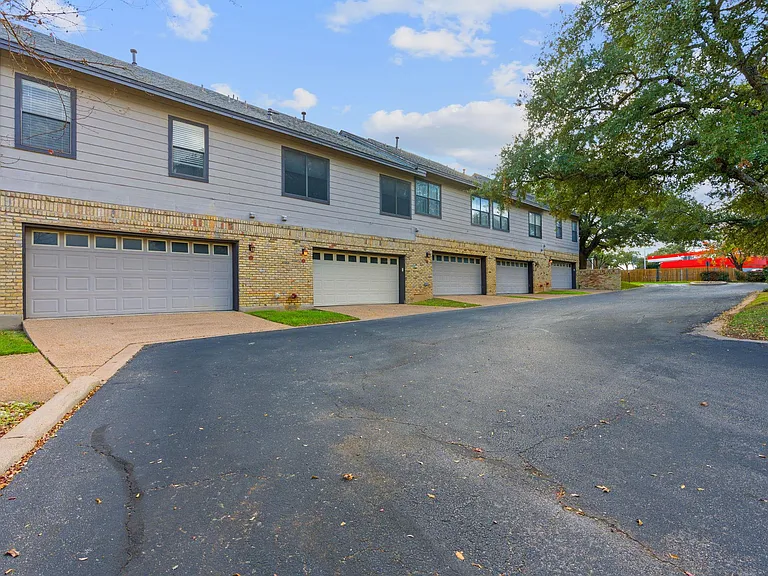 10819 Crown Colony Dr #22 — Photo 16