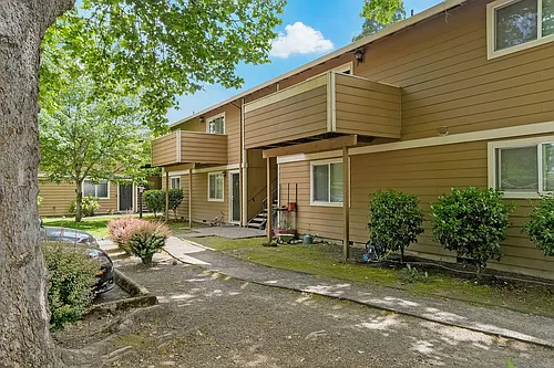 Erin Court Photo 1