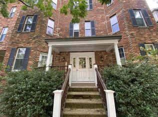 466 Green St APT 3, Cambridge, MA 02139