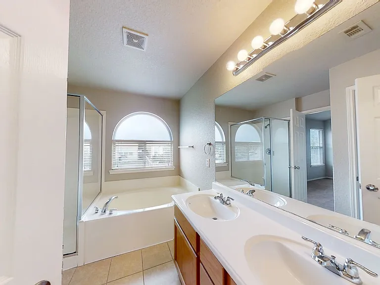 12230 Medina Ml — Photo 20