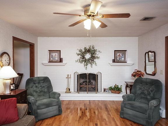5th image of 1804 Hacienda Dr