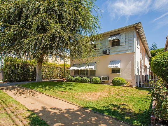 3rd image of 4210 Cahuenga Blvd
