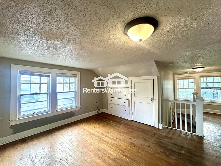 2846 Myrtle Ave — Photo 5