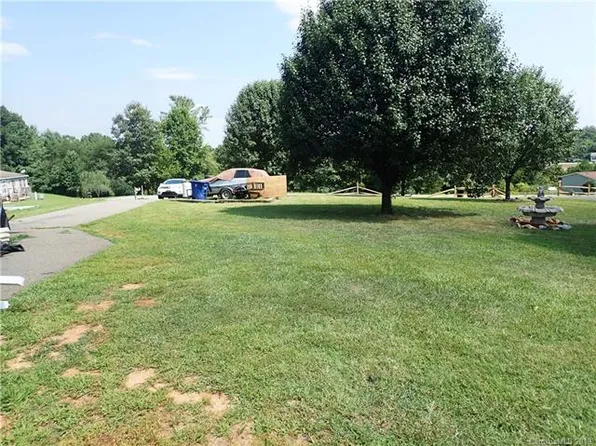 8462 E Burke Farms Rd, Connelly Springs, NC 28612