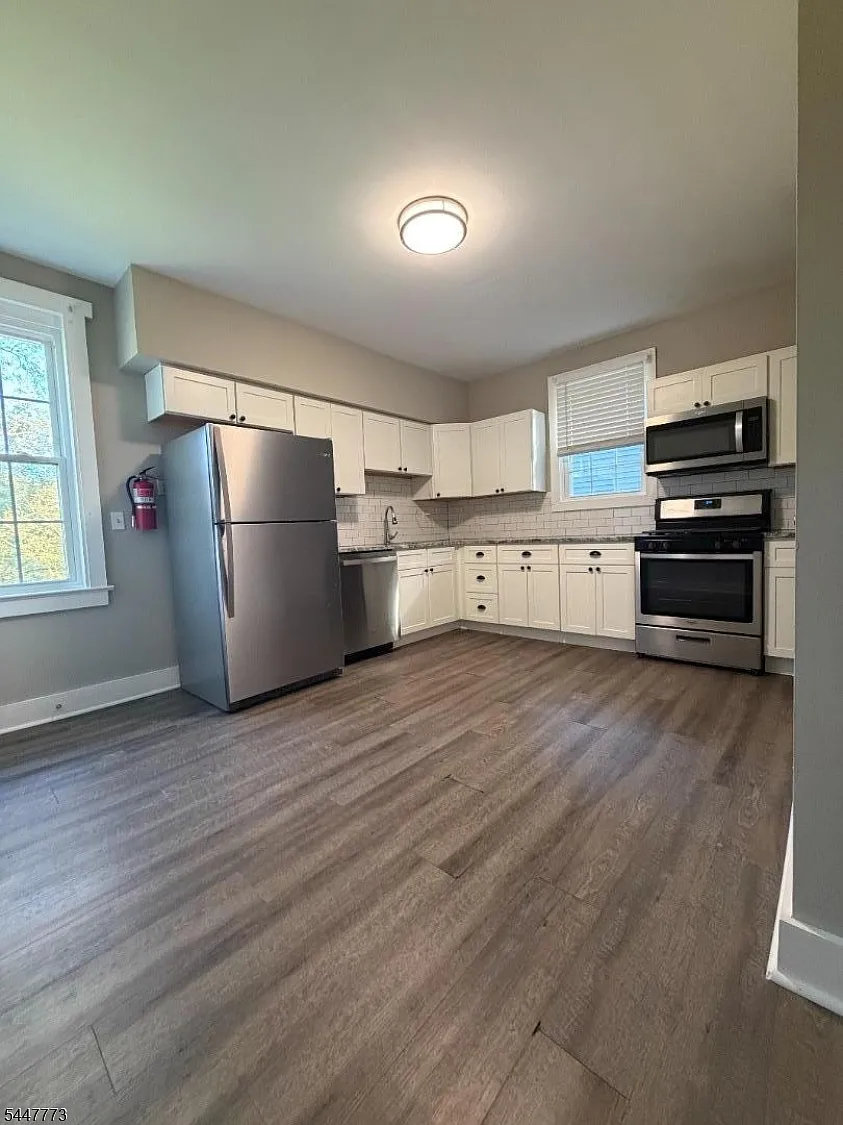 3 bed, 2.0 bath, $2,650 — Photo 4