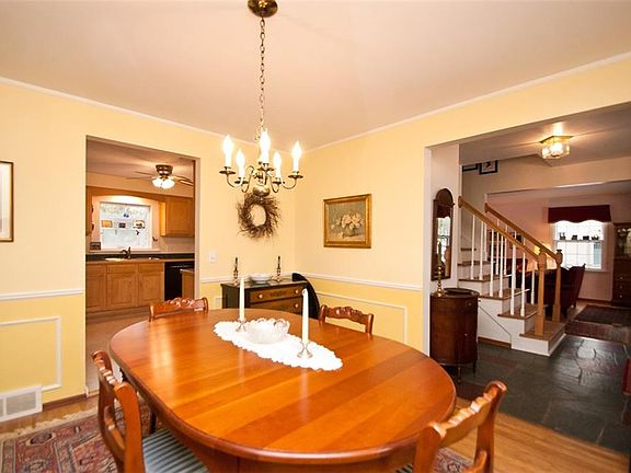 4th image of 125 Holley Brook Dr